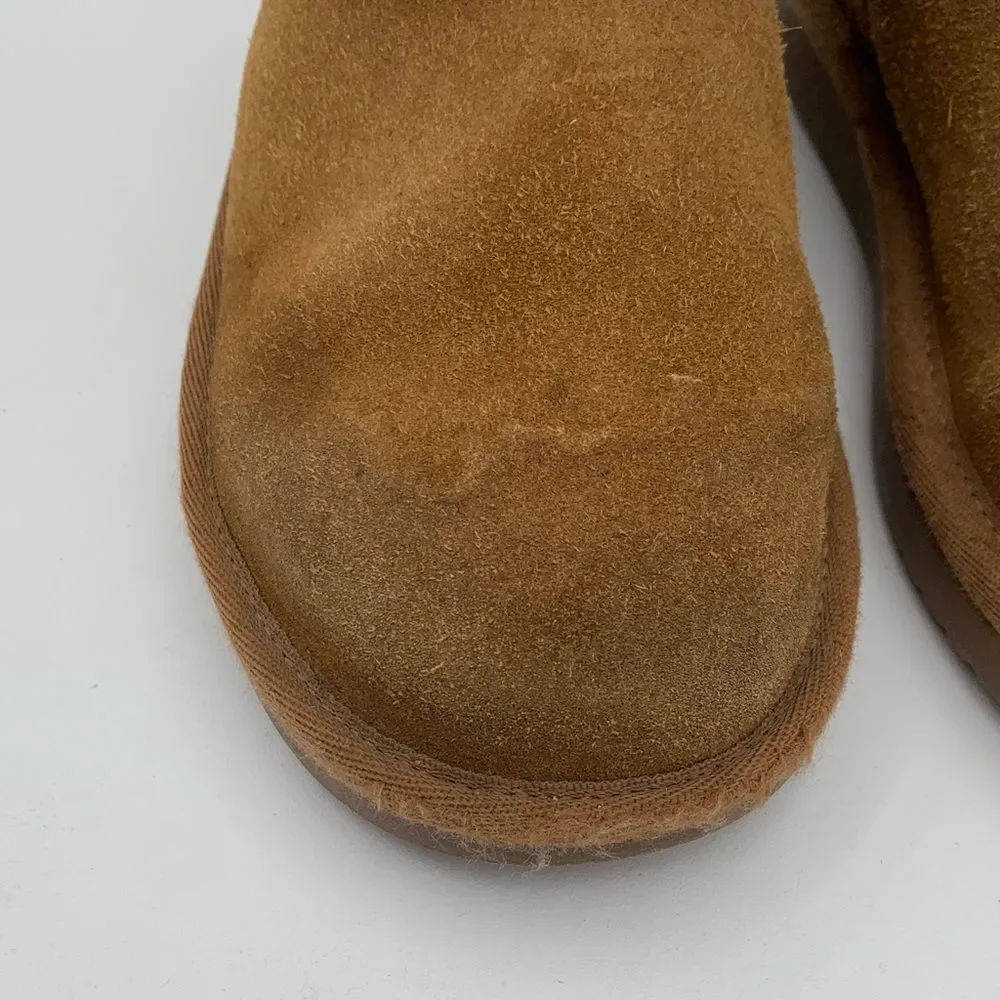Brown Suede Boots with Bow Accent
